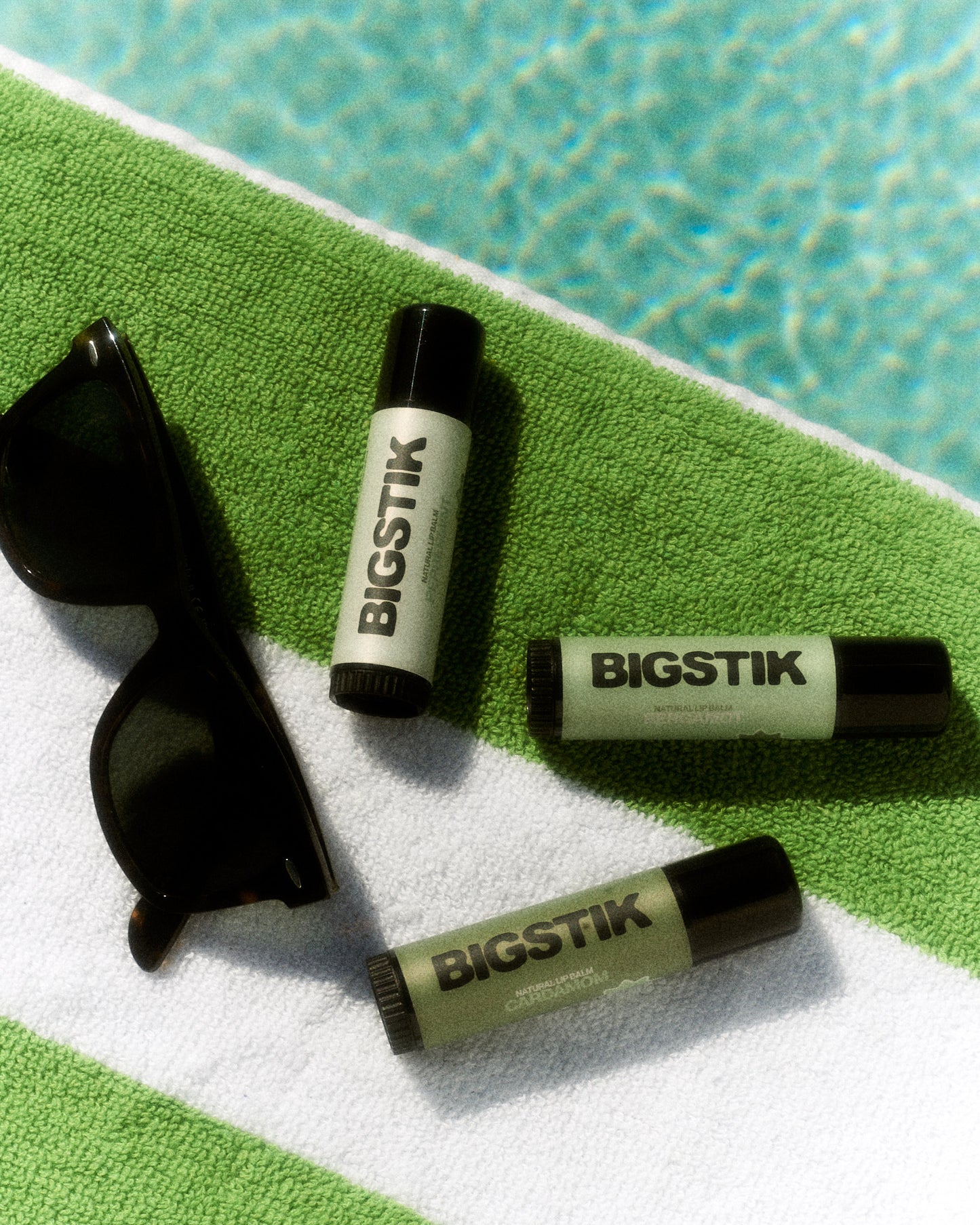 OVERSIZED LIP BALM